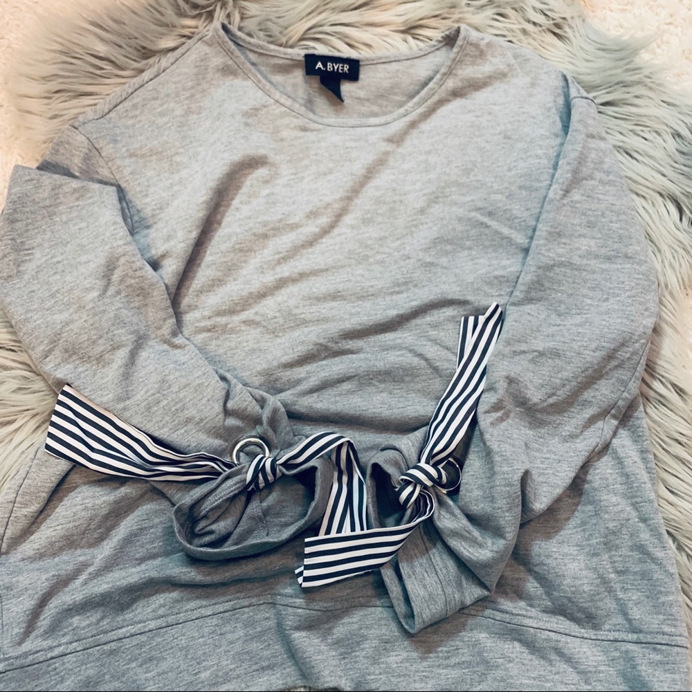 Top - Picture 1 of 1